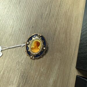 Single Elegant Blue and Gold Cameo Brooch